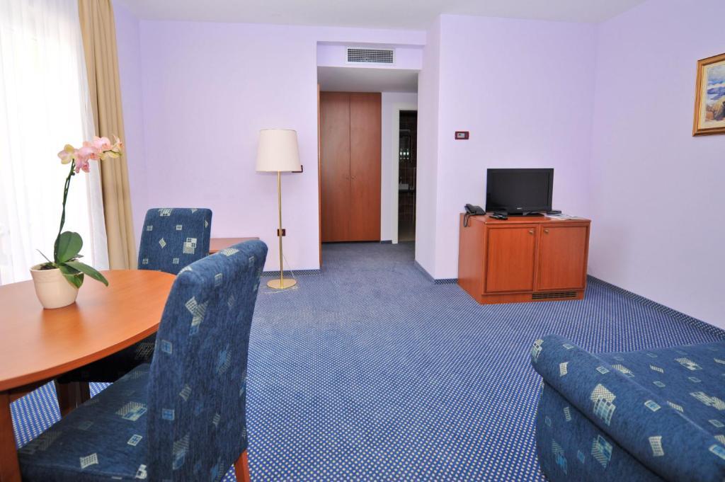 Villa Kastel Povljana Ruang foto