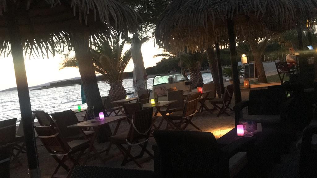 Villa Kastel Povljana Bagian luar foto